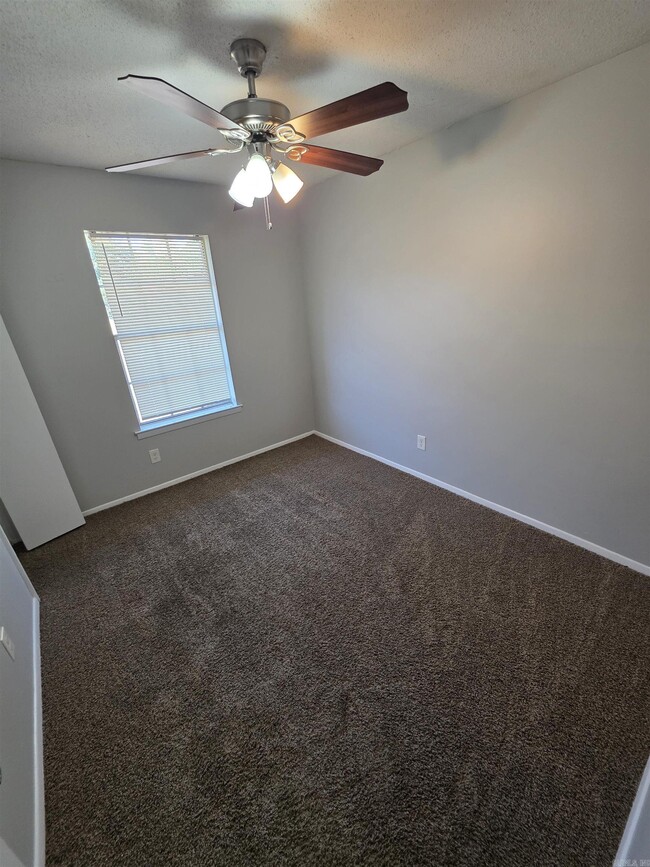 Building Photo - 1000 Lehman Dr