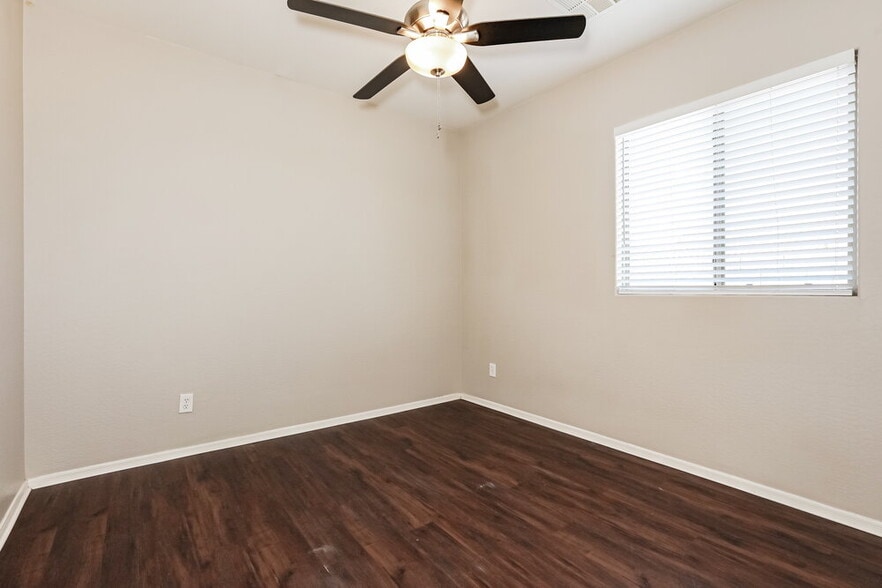 Building Photo - 38514 N Navarro Dr