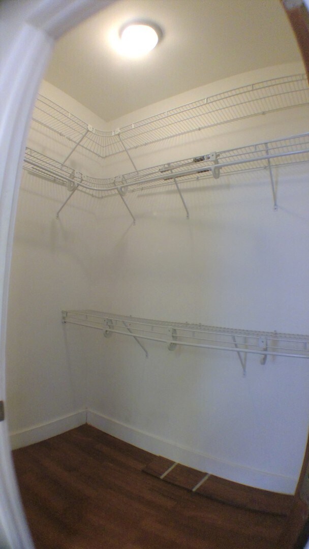 Building Photo - R00164