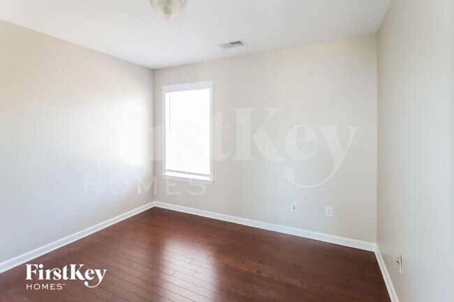 Building Photo - 936 Old Cahaba Dr