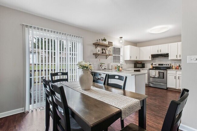 Building Photo - 4410 Caven Ct N