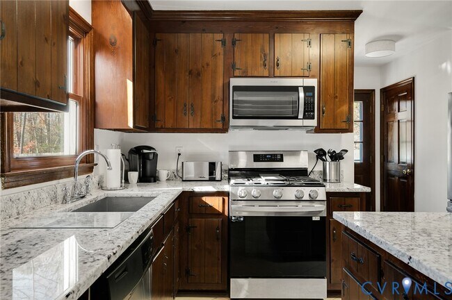 Building Photo - 9621 Peppertree Dr