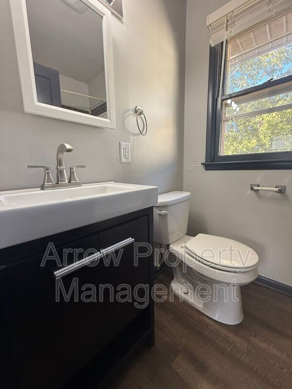 Building Photo - 845 S 29th St
