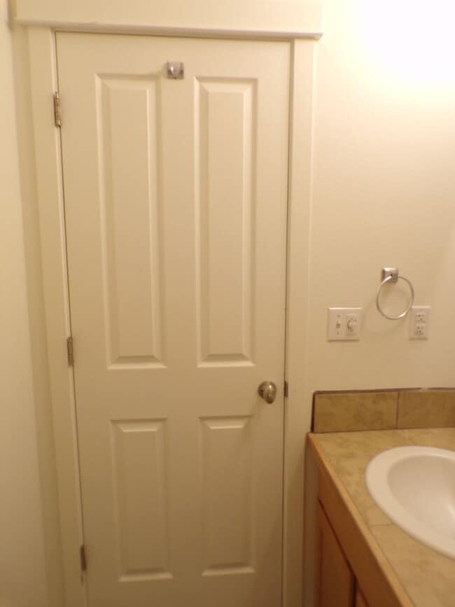 Building Photo - 2207 Jakob Ave