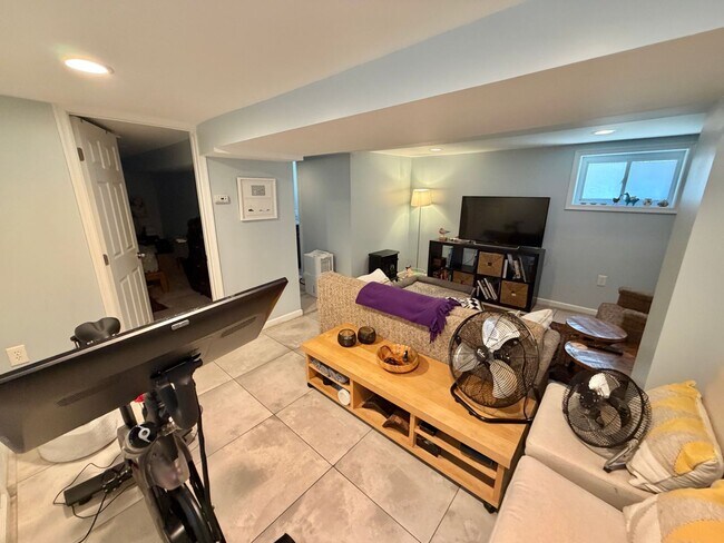 Building Photo - Beautiful Benning 3 Bedroom Renovated Bungalow Home with Yard, Parking, W/D.