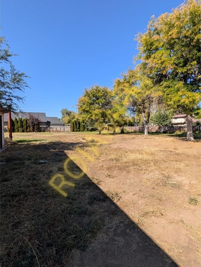 Building Photo - Spacious 4-Bedroom Home in Prime Twin Fall...