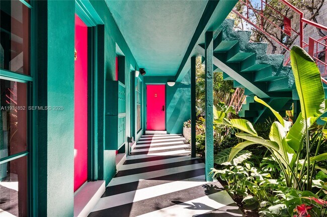 Building Photo - 1007 SE 2nd Ct