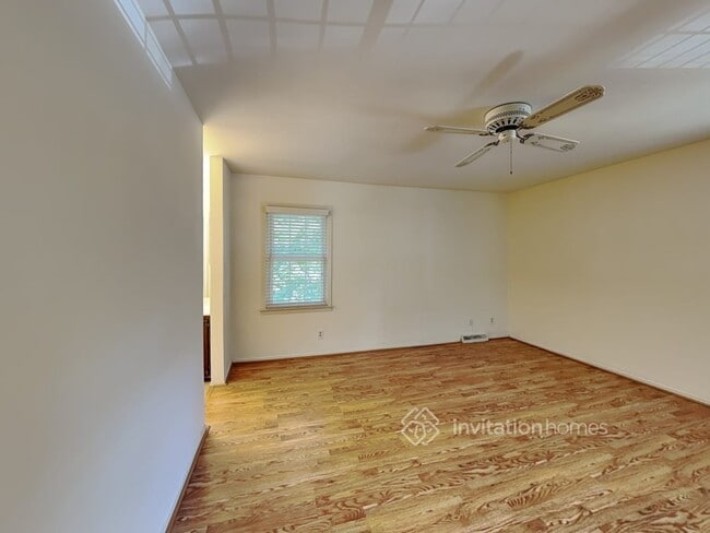 Building Photo - 4501 Woods End Ln