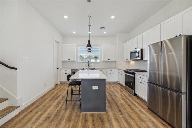 Building Photo - 4854 Brinkman St