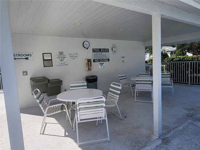 Building Photo - 6503 Fairway Gardens Dr