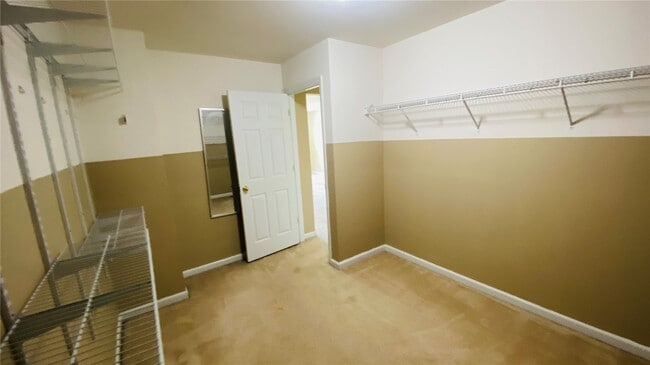 Building Photo - 58 Fountainview Dr
