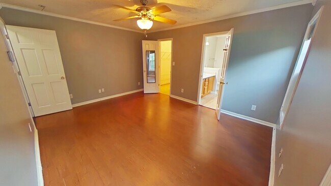Building Photo - 151 Spring Valley Dr