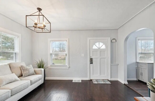 Building Photo - 1809 Rivard Rd