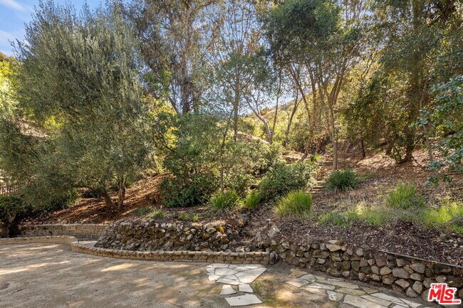 Building Photo - 7972 Mulholland Dr