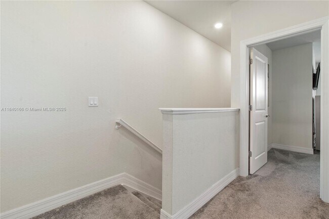 Building Photo - 5140 Eucalyptus Dr