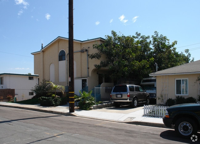 Building Photo - 5451 Lauretta St