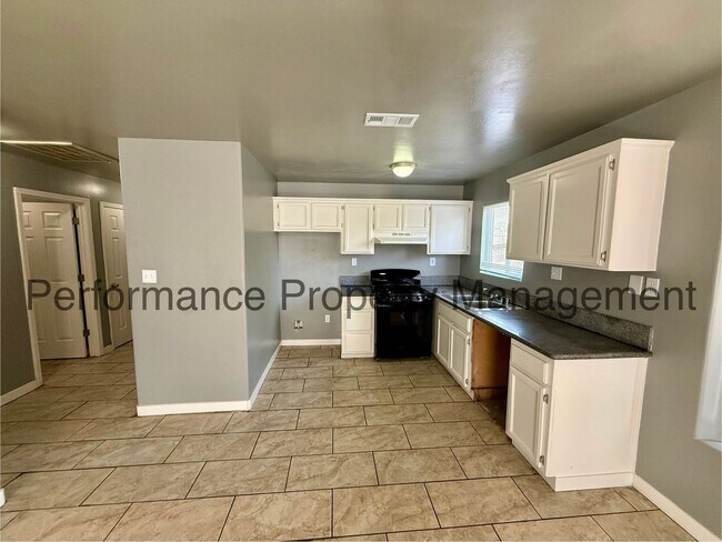 Building Photo - 326 Beardsley Ave