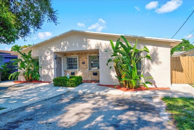 Building Photo - 913 Orange Isle