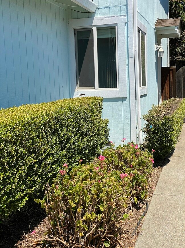 Building Photo - 17280 Markross Ct