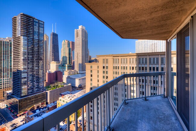 Building Photo - 530 N State St