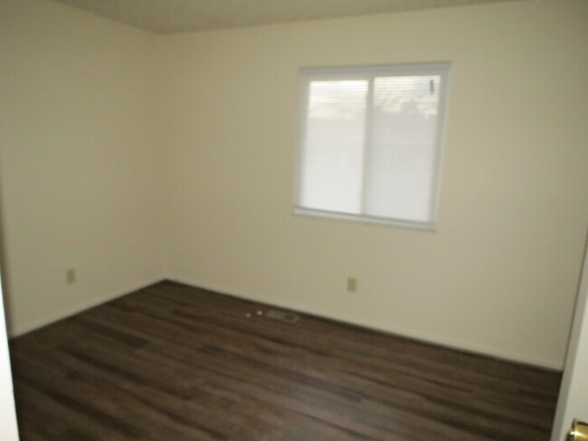 Building Photo - new rental in Reynoldsburg Schools