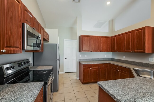 Building Photo - 3201 42nd St SW