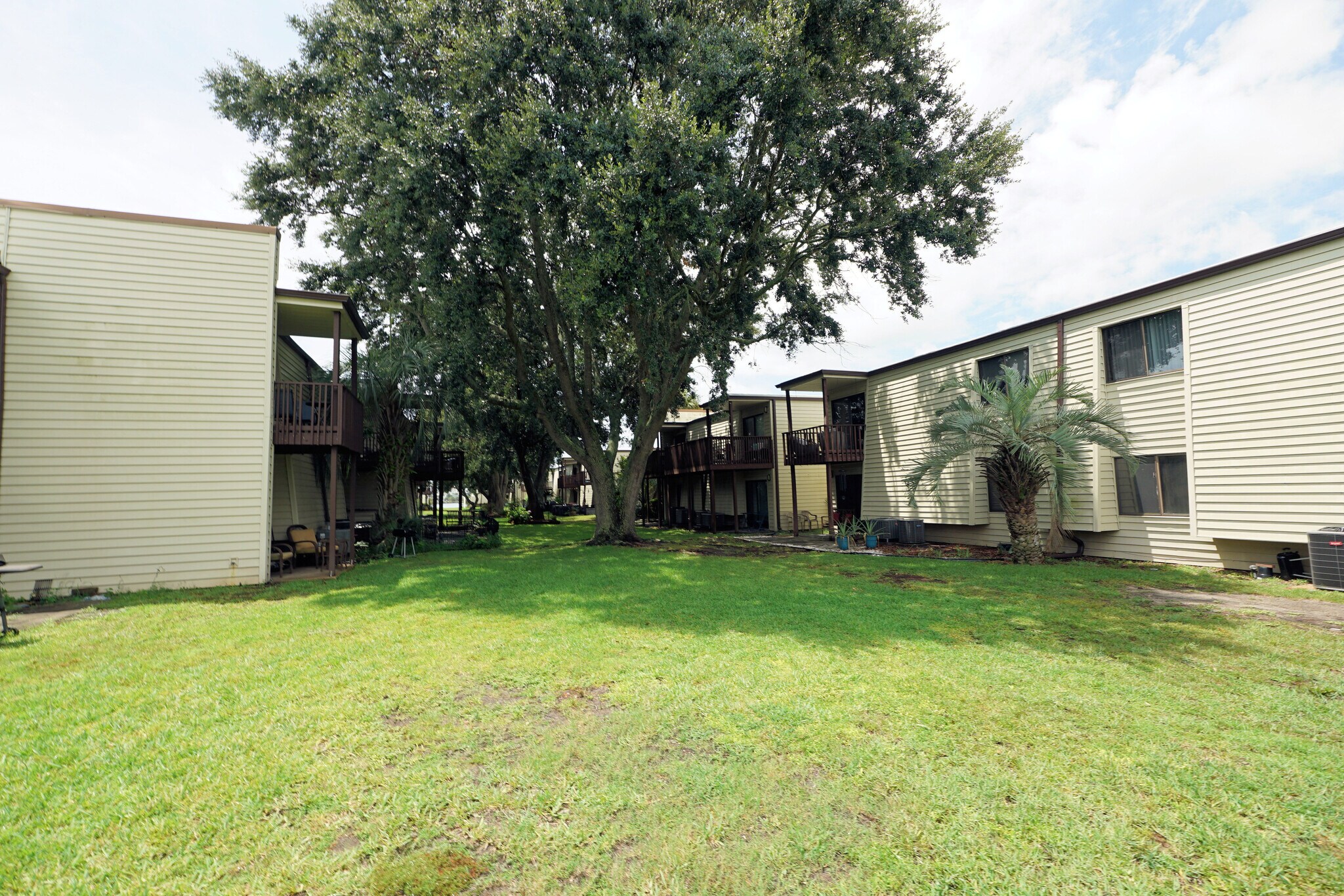 Building Photo - 308 Miracle Strip Pky SW