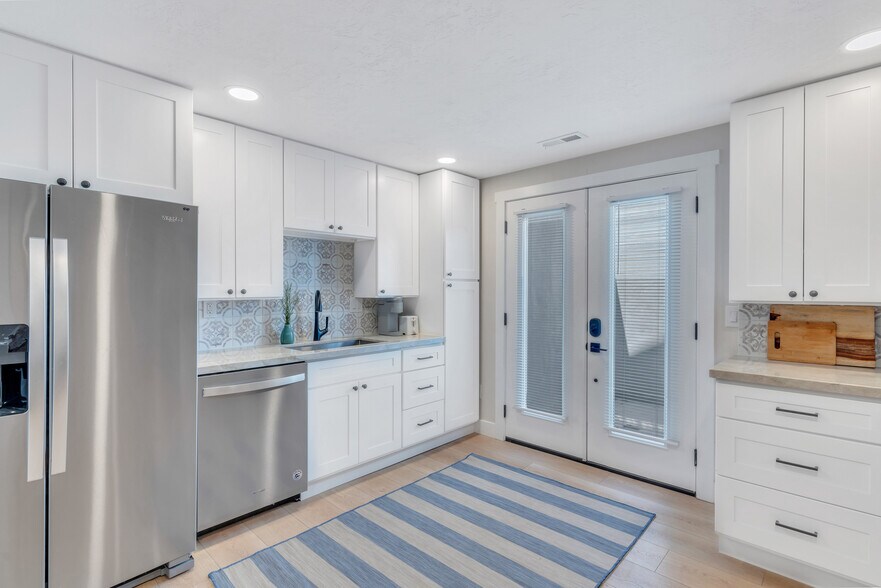 Building Photo - 9959 S Eden Point Cir