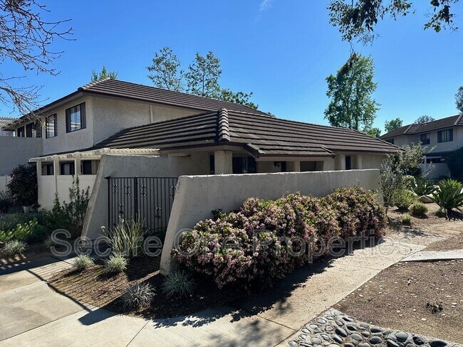 Building Photo - 2869 Instone Ct