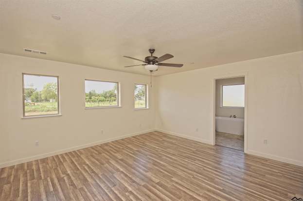 Building Photo - 8435 Buena Vista Ave