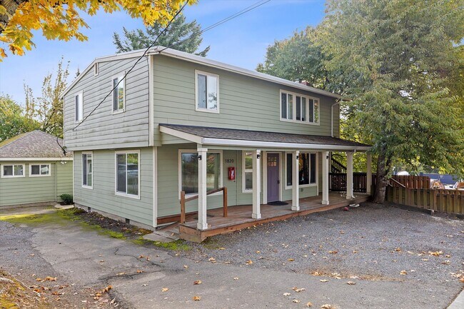 Building Photo - ALK - 1820 Sylvan Highlands Triplex