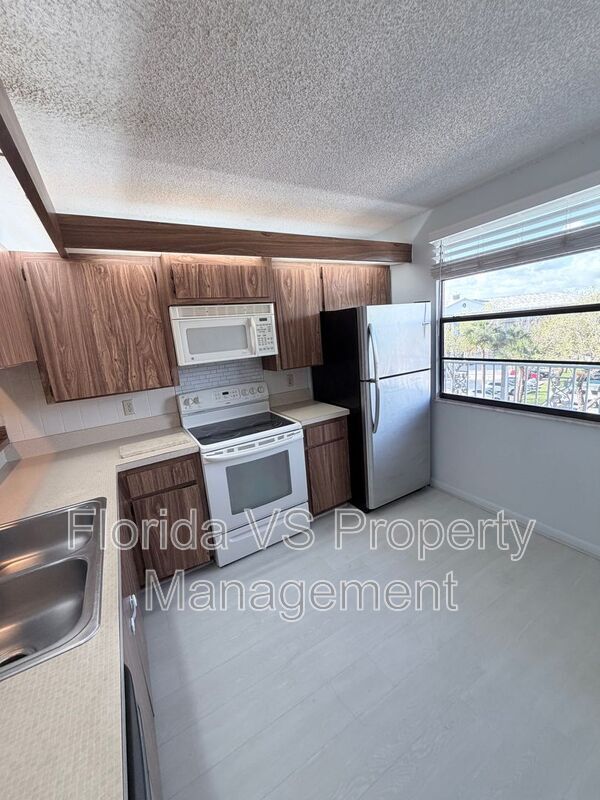 Building Photo - 3511 Village Blvd