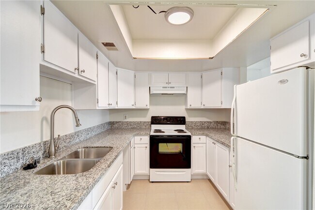 Building Photo - 2981 Country Manor Ln