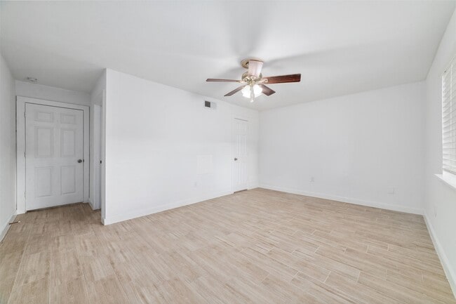 Building Photo - 12633 Memorial Dr