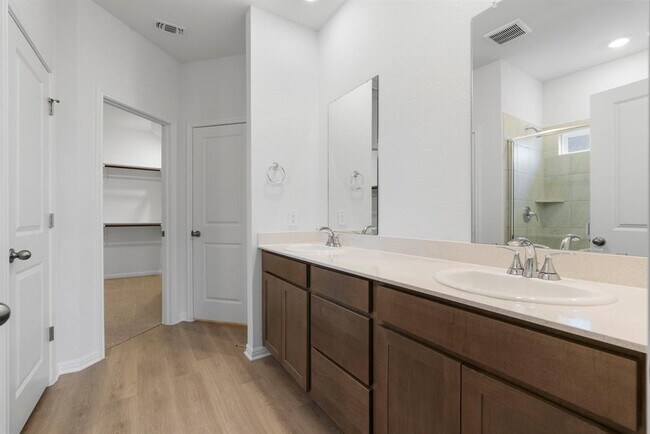 Building Photo - 104 Boondoggle Rdg