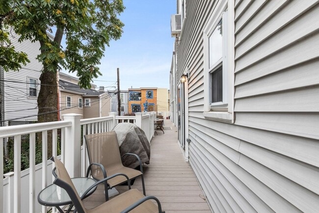 Building Photo - 63 Bolton St