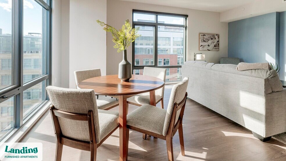 Building Photo - 350 Maple Dr SW