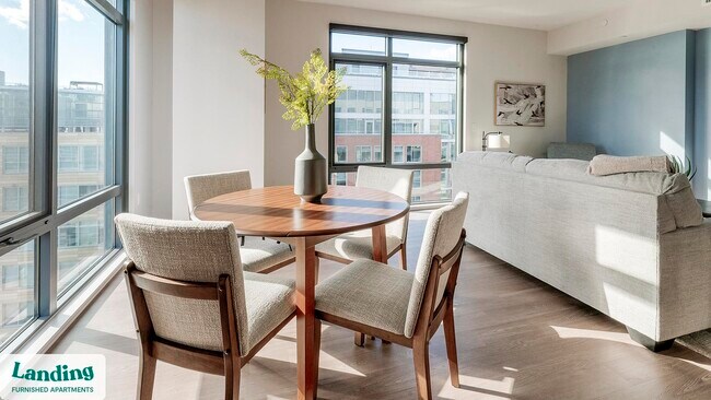 Building Photo - 350 Maple Dr SW