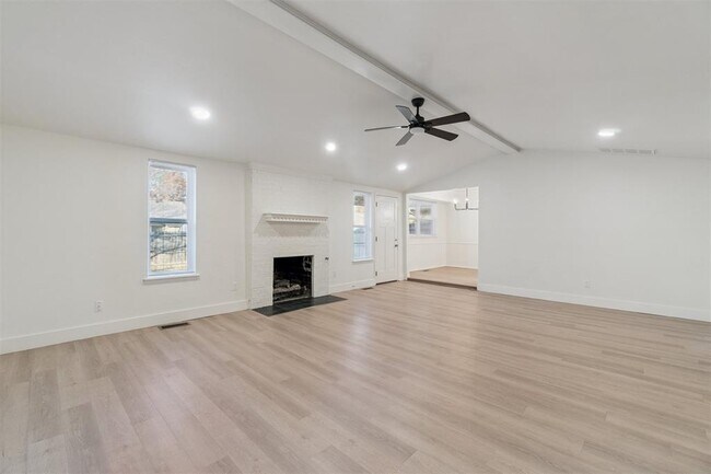 Building Photo - 1033 Mabel C Fry Blvd