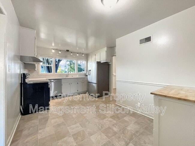 Building Photo - 795 Viader Ct