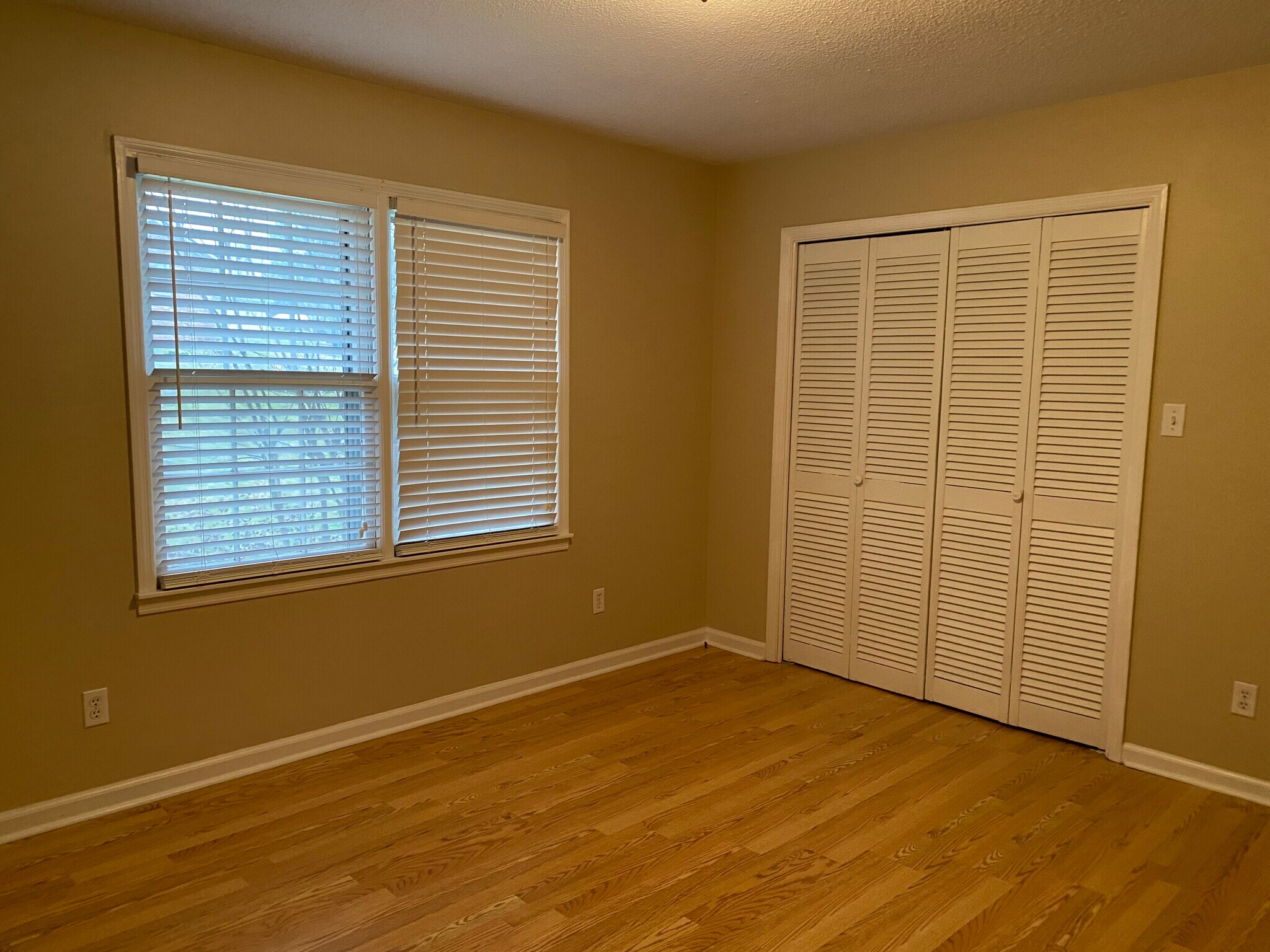 Building Photo - 215 Navaho Trl