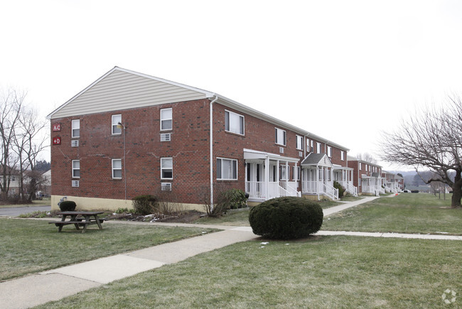 Building Photo - Concord Court Apartments