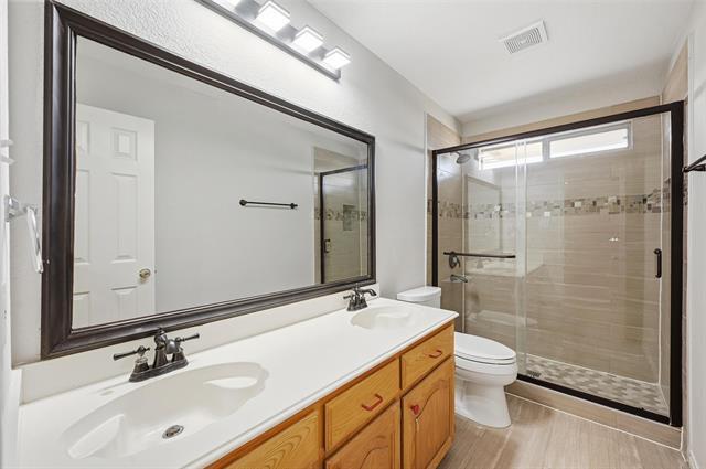 Building Photo - 1321 Kenshire Ct