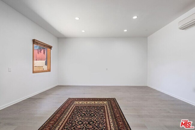 Building Photo - 6440 W 87th Pl