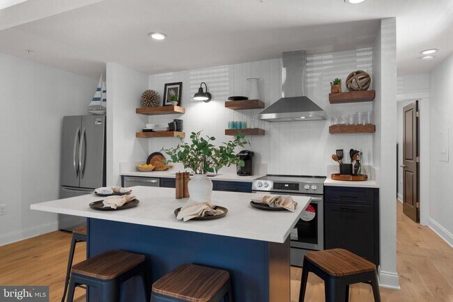 Building Photo - 1000 West St