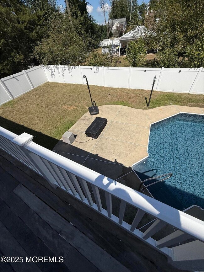 Building Photo - 445 Slocum Pl