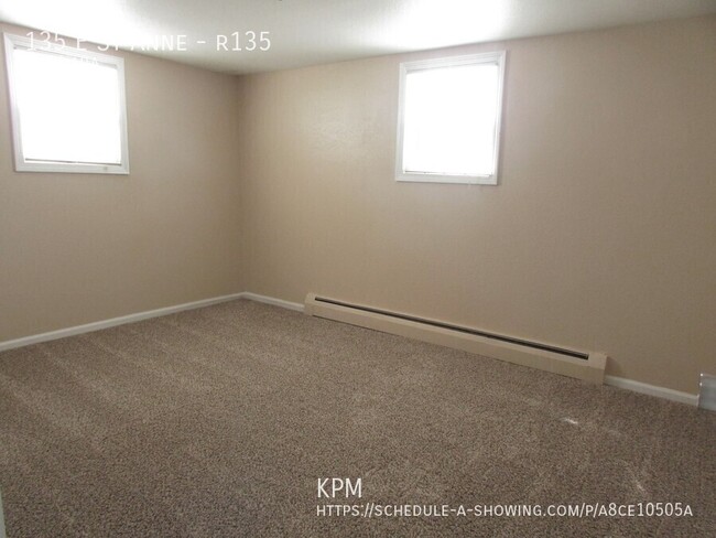 Building Photo - 3 BED | 1 BATH | DUPLEX | SOUTH | 6 MONTH ...