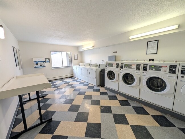 Building Photo - 164 Galen St