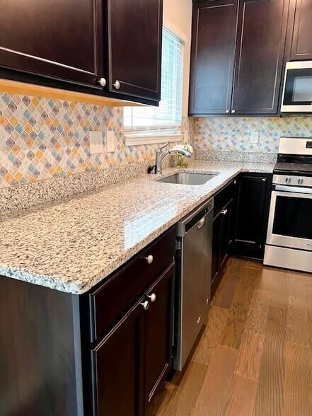 Building Photo - 4981 Bramblewood Cir