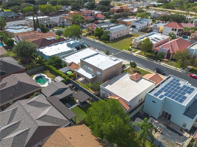 Building Photo - 31 Easy St